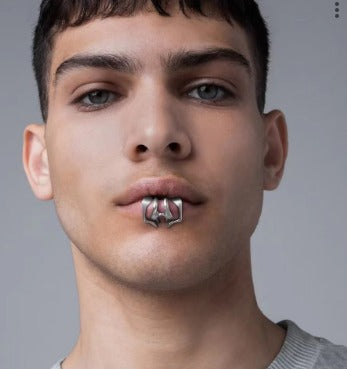 Lip Clip Ring by CRUX