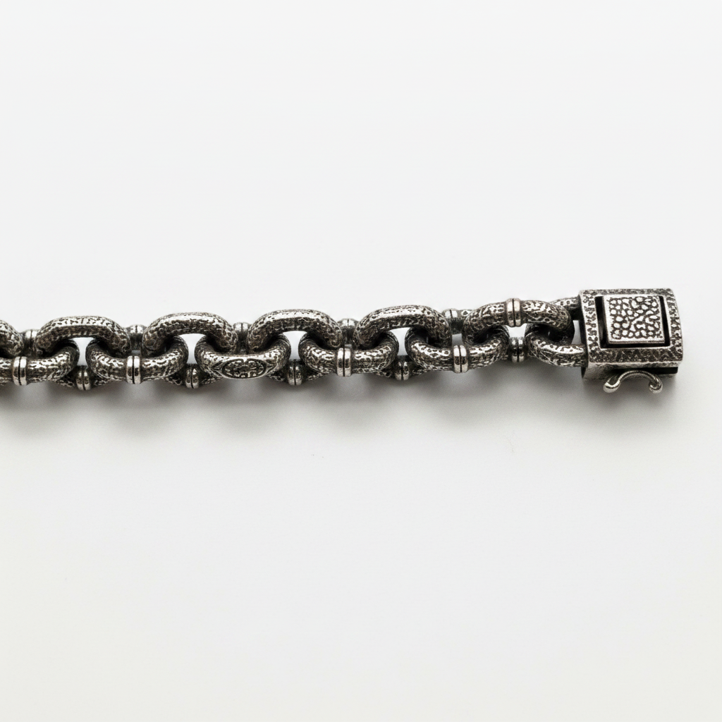 Rode Vintage Bracelet by CRUX