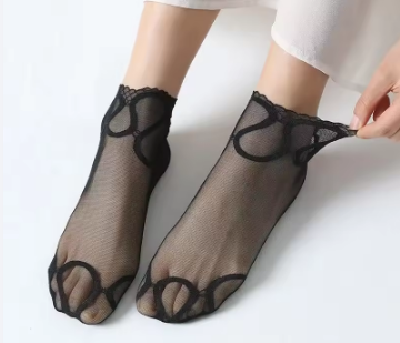 Mesh Maze Socks