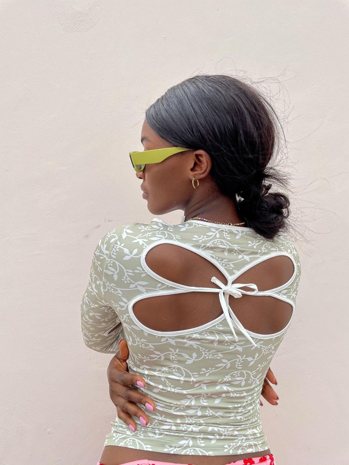 BUTTERFLY HOLLOW TOP by 227102