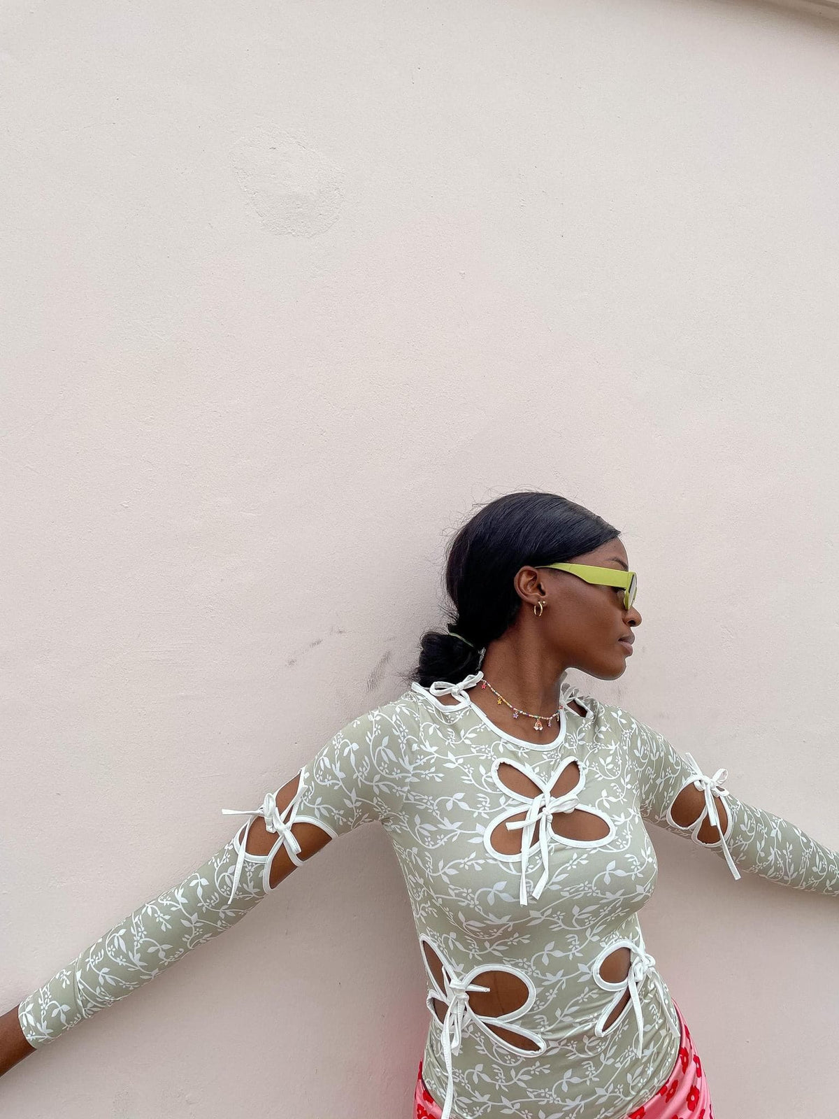 BUTTERFLY HOLLOW TOP by 227102