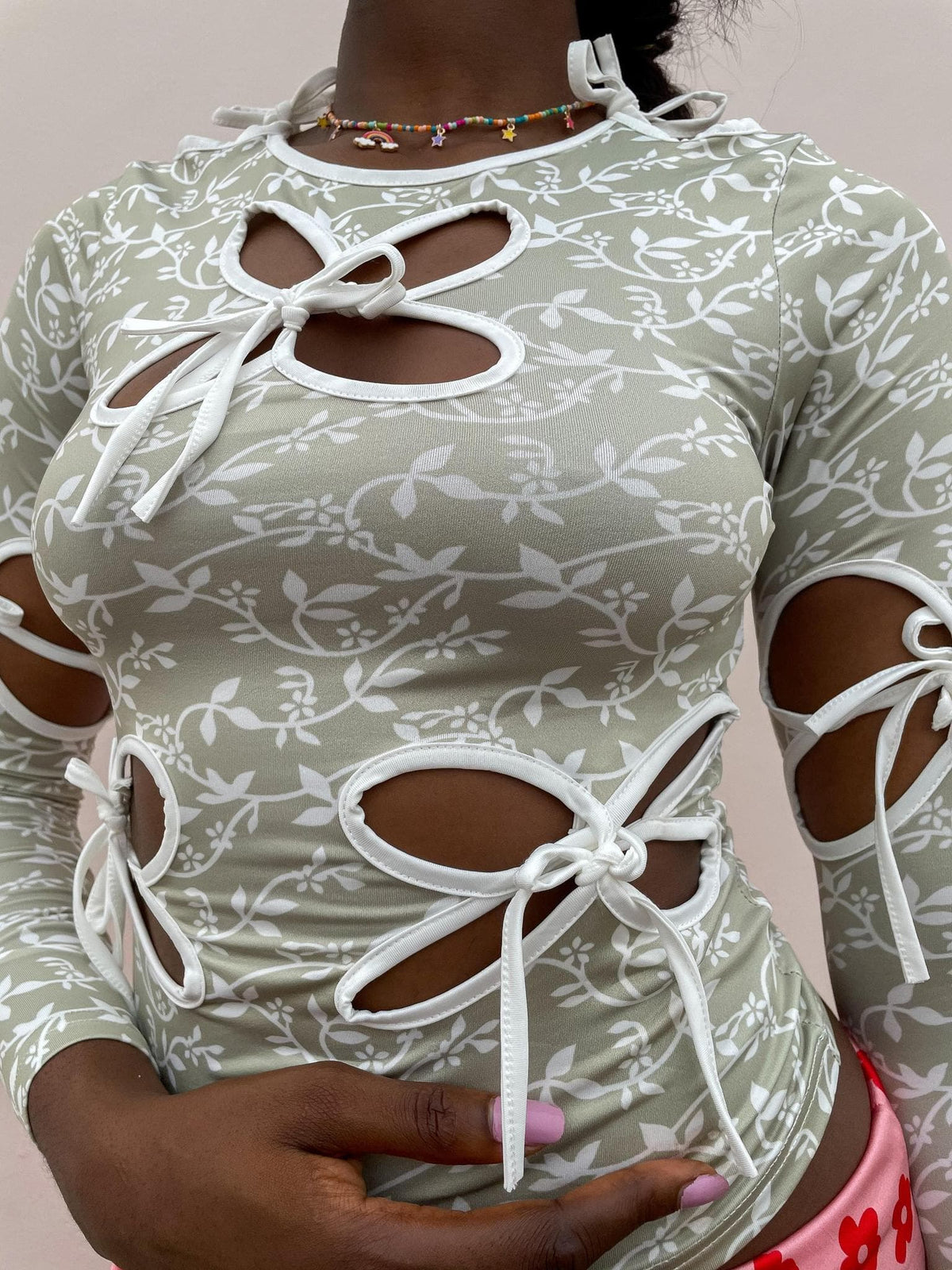 BUTTERFLY HOLLOW TOP by 227102
